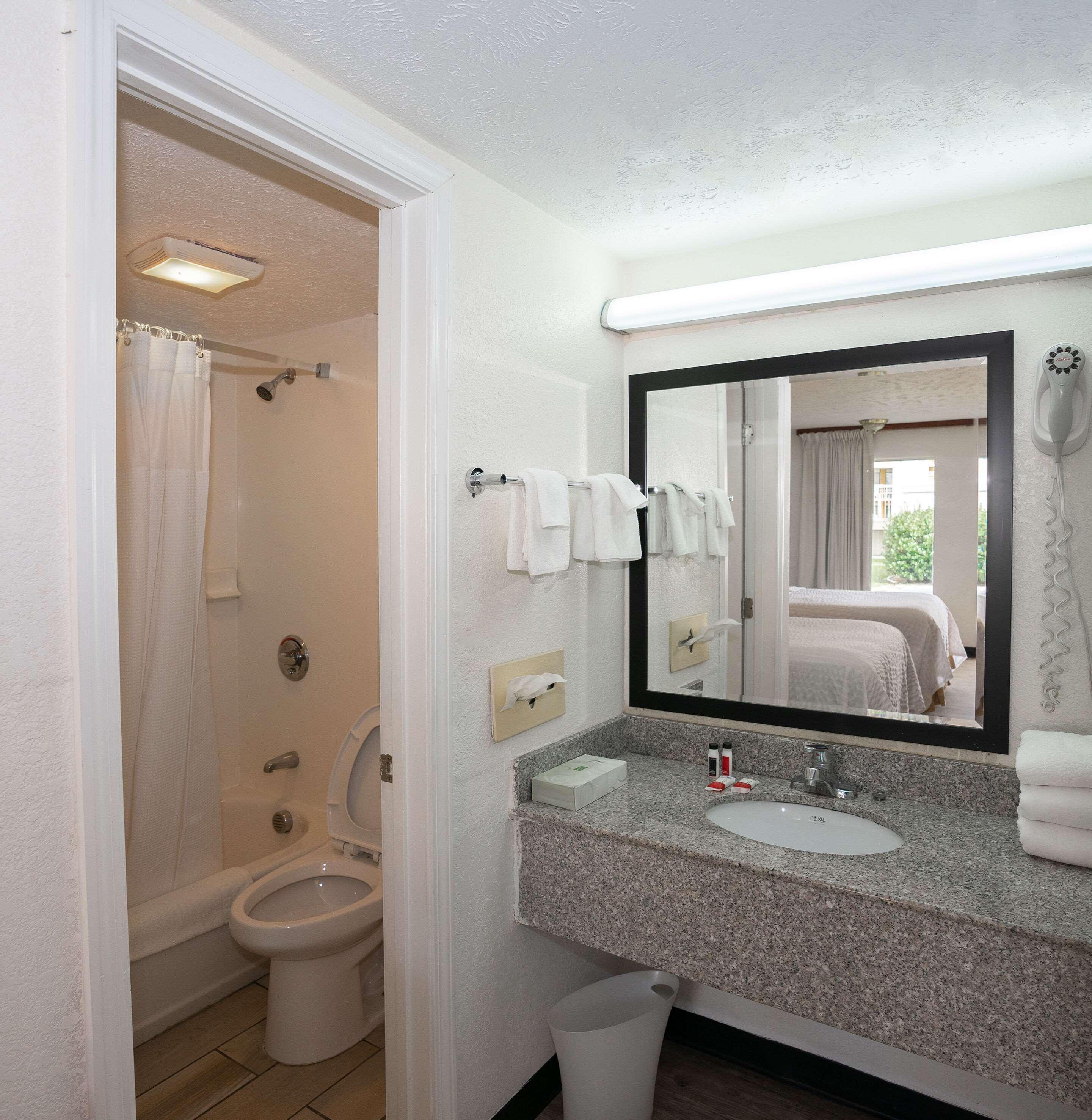 Ramada By Wyndham Lumberton Hotel Ngoại thất bức ảnh