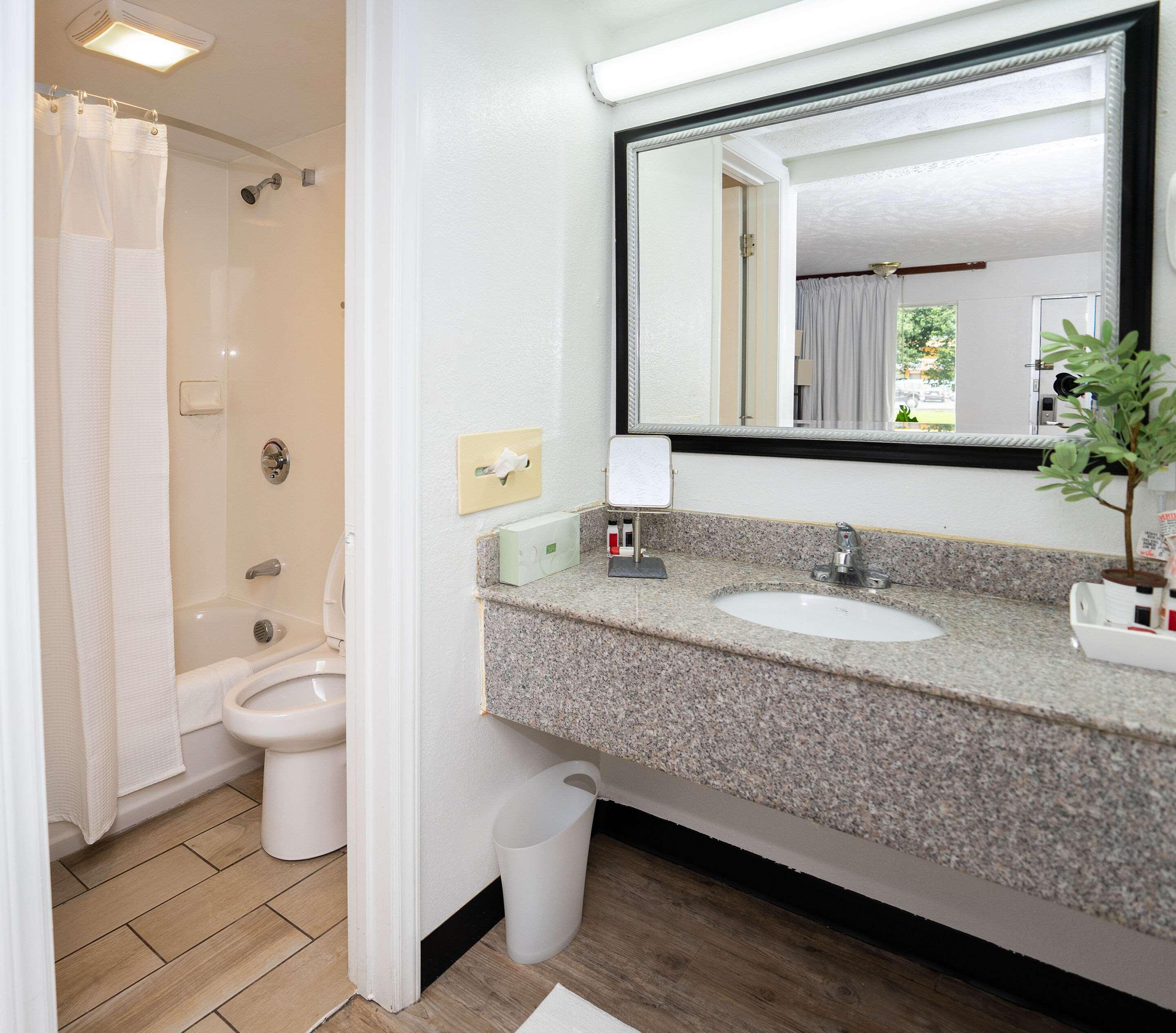 Ramada By Wyndham Lumberton Hotel Ngoại thất bức ảnh