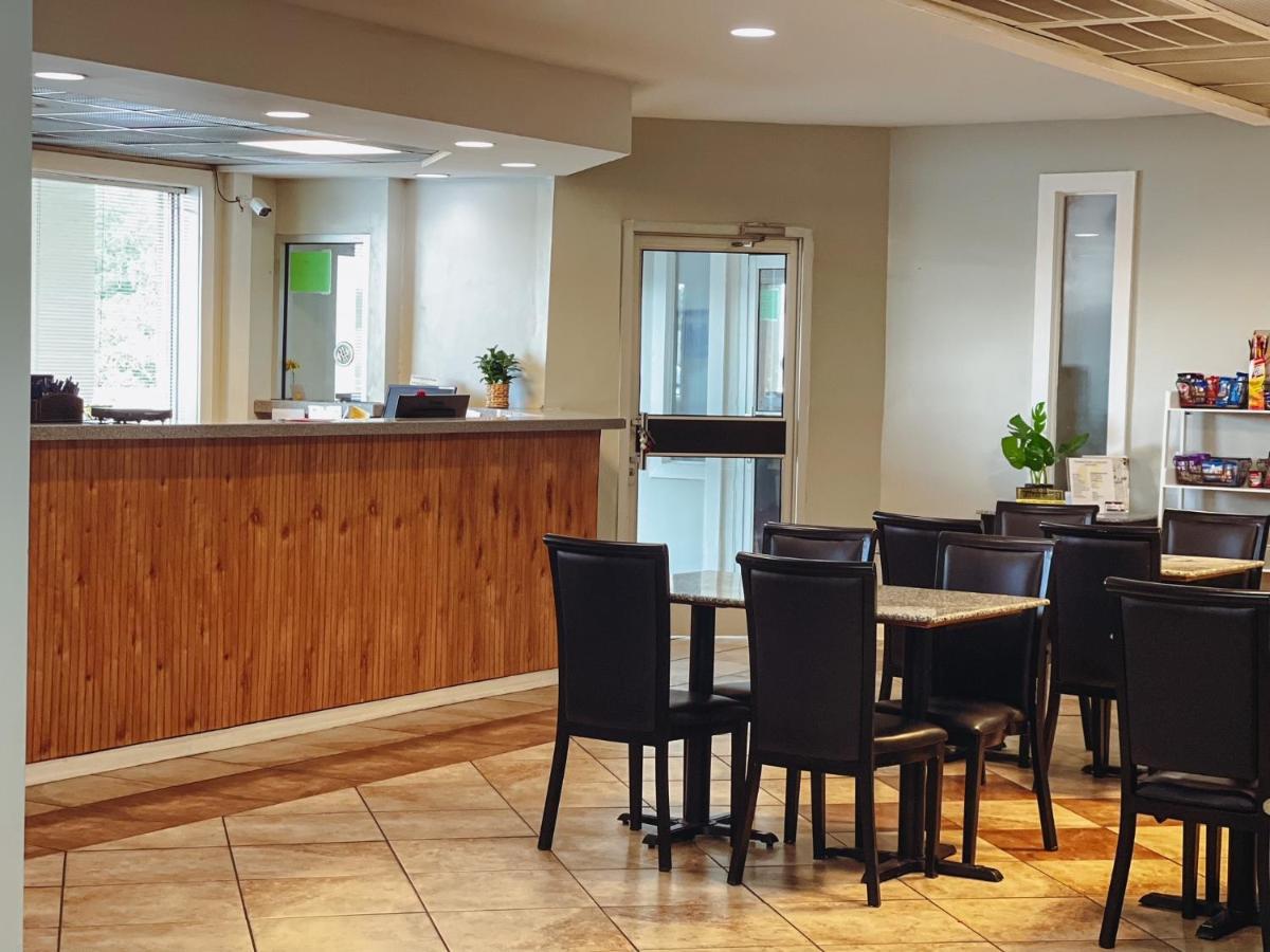 Ramada By Wyndham Lumberton Hotel Ngoại thất bức ảnh